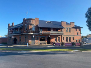 COMMERCIAL HOTEL KANIVA